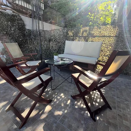 Chris & Mary Beautiful Yard Skg Apartment Thessaloniki